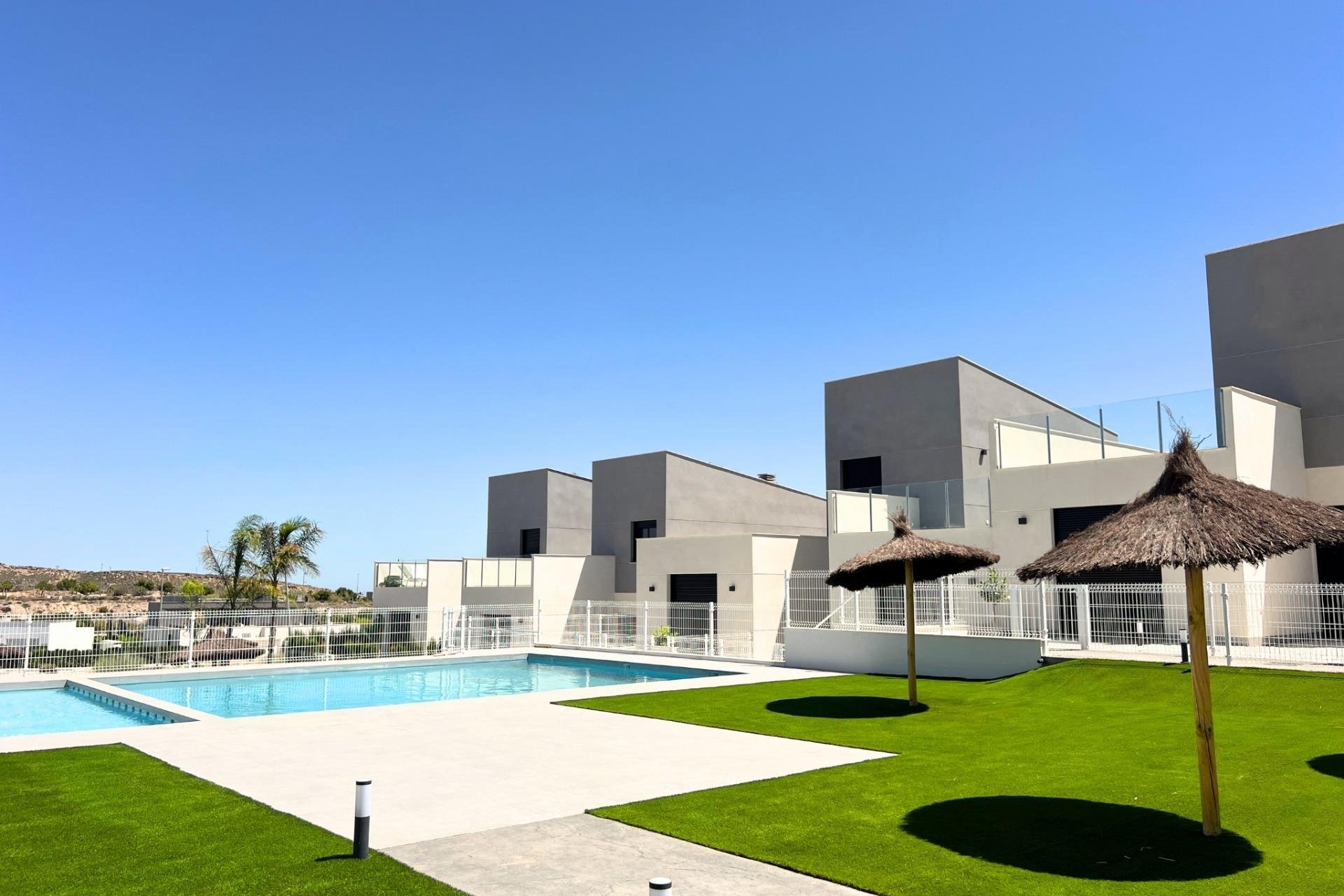 Neue Gebäude - Town House - Banos y Mendigo - Altaona Golf And Country Village