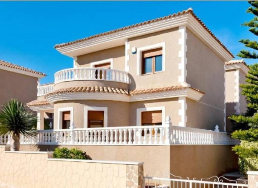 Obra nueva - Villa - Torrevieja - Los Altos